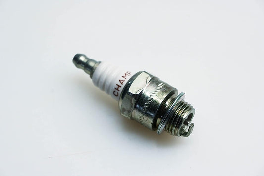 Champion 846 Copper Plus Spark Plug CJ14 - 1 Pack