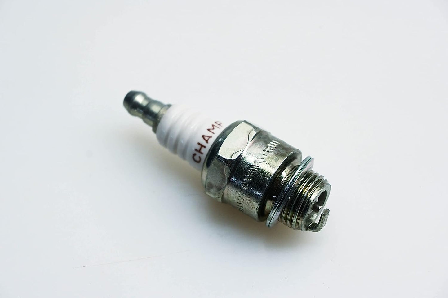 Champion 846 Copper Plus Spark Plug CJ14 - 1 Pack